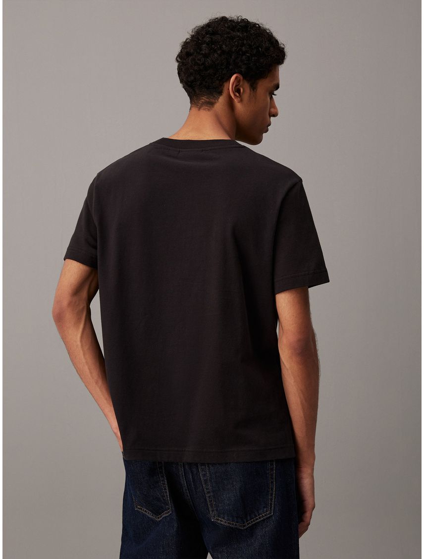 Camiseta negra  de chenille con monograma
