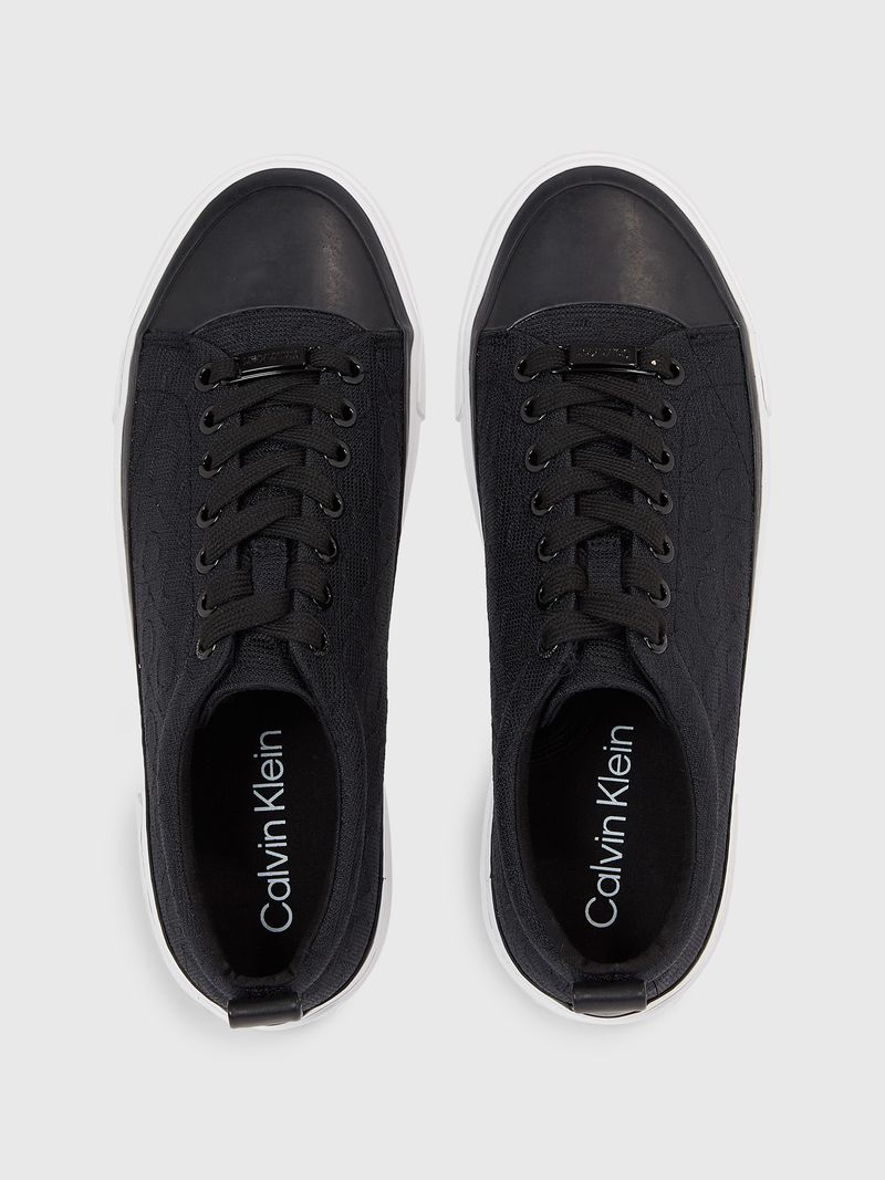 tenis-negro-negro-reciclados-con-logo