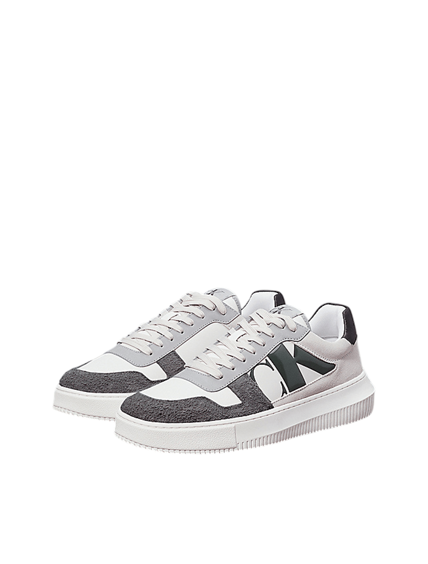 Tenis gris de ante