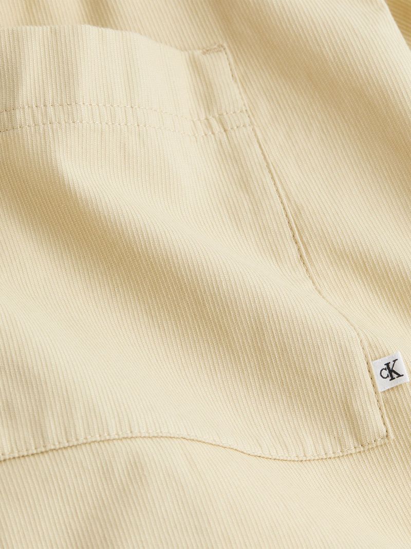 bermudas-beige-textura-lineal