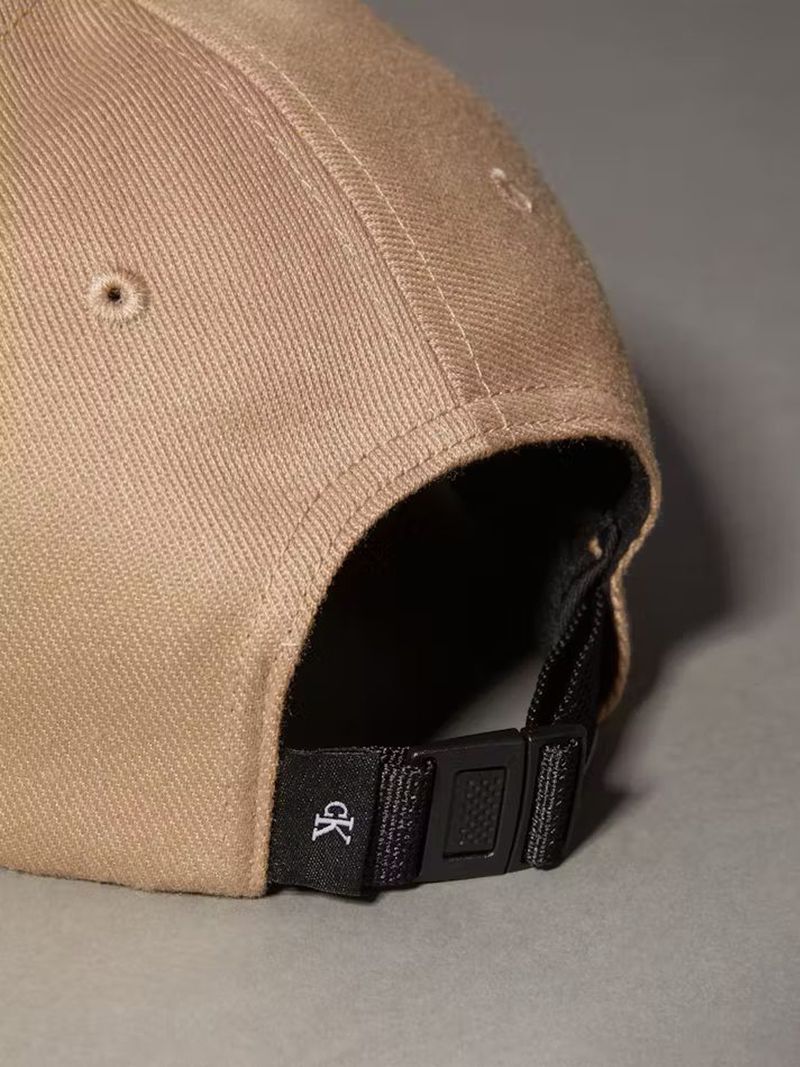 gorra-beige-sarga-calida-felpa