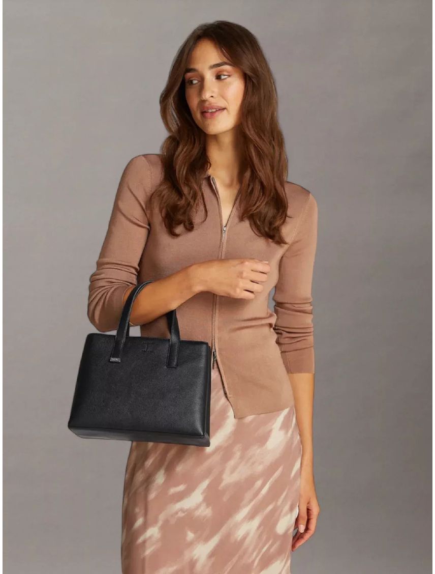 Billetera negra tipo tote