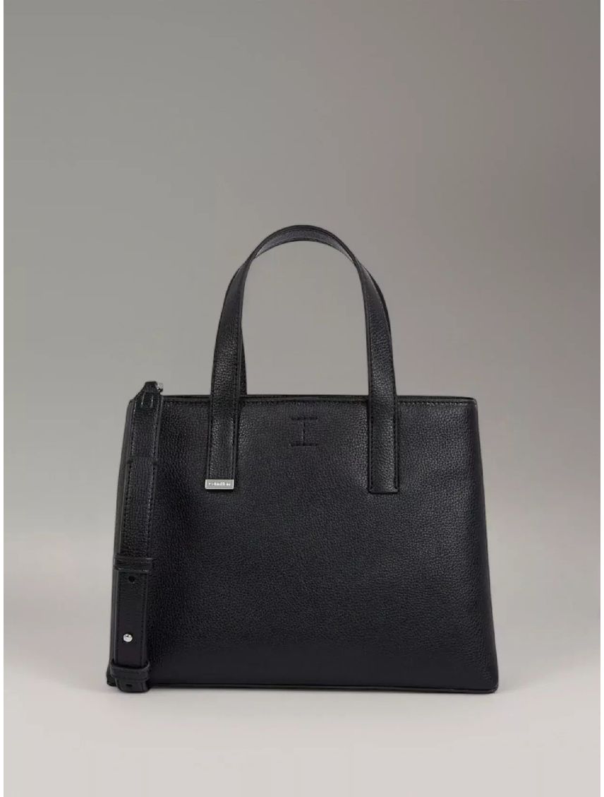 Billetera negra tipo tote