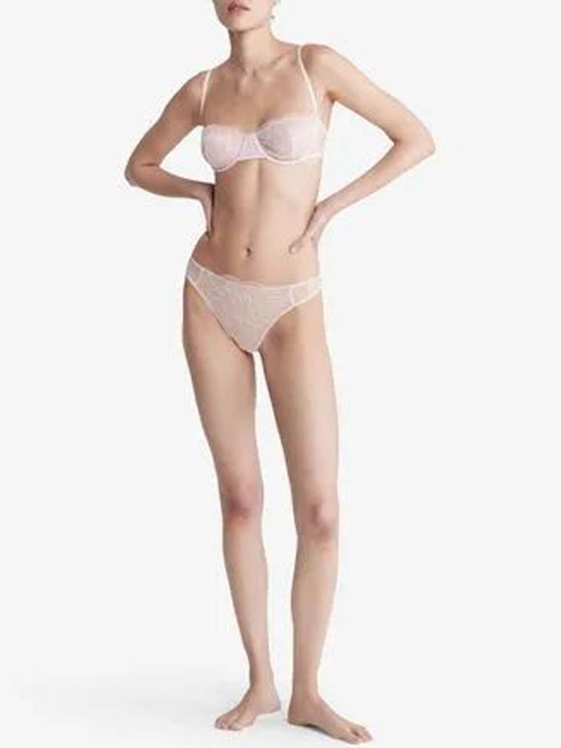 tanga-con-encaje