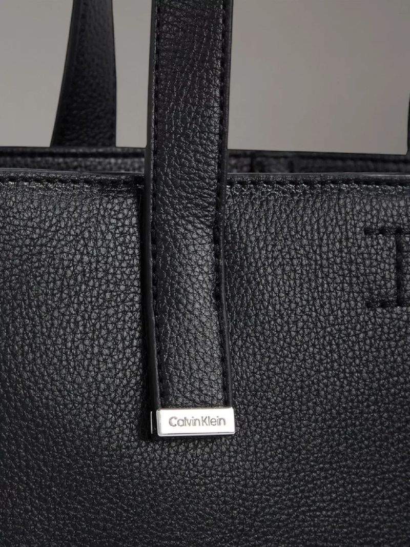 billetera-negra-tipo-tote