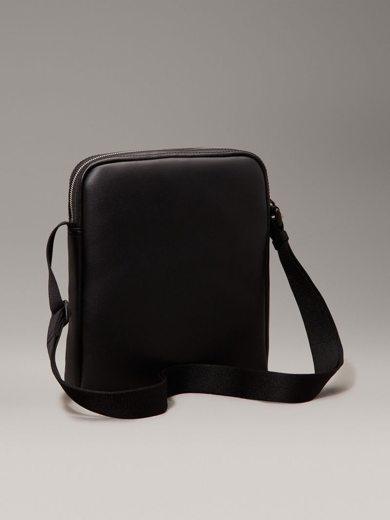 bolso-negro-reporter-suave-monograma