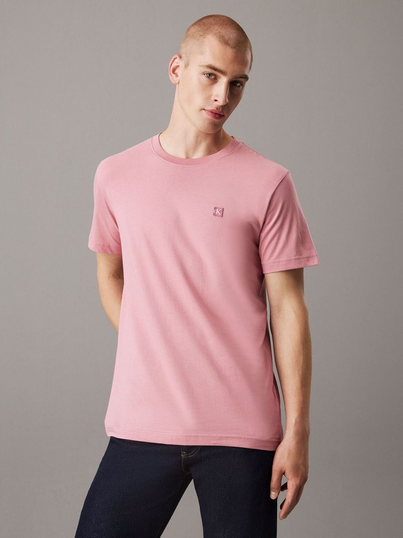 camiseta-rosada-algodon-insignia