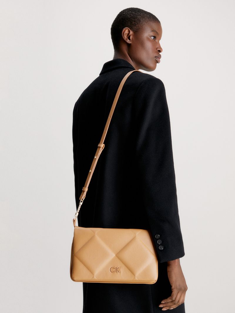 bolso-beige-beige-e-hombro-clutch-acolchao