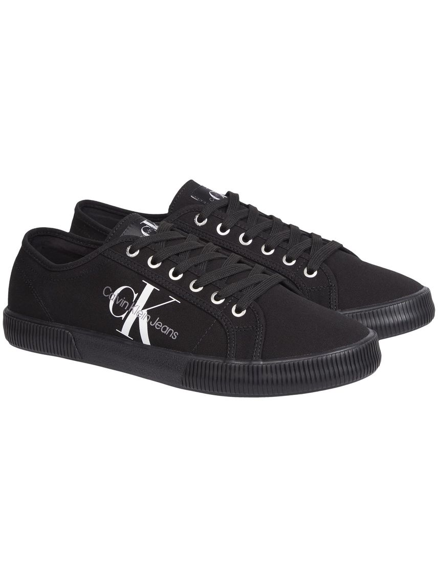 Tenis negro essential vulcanized