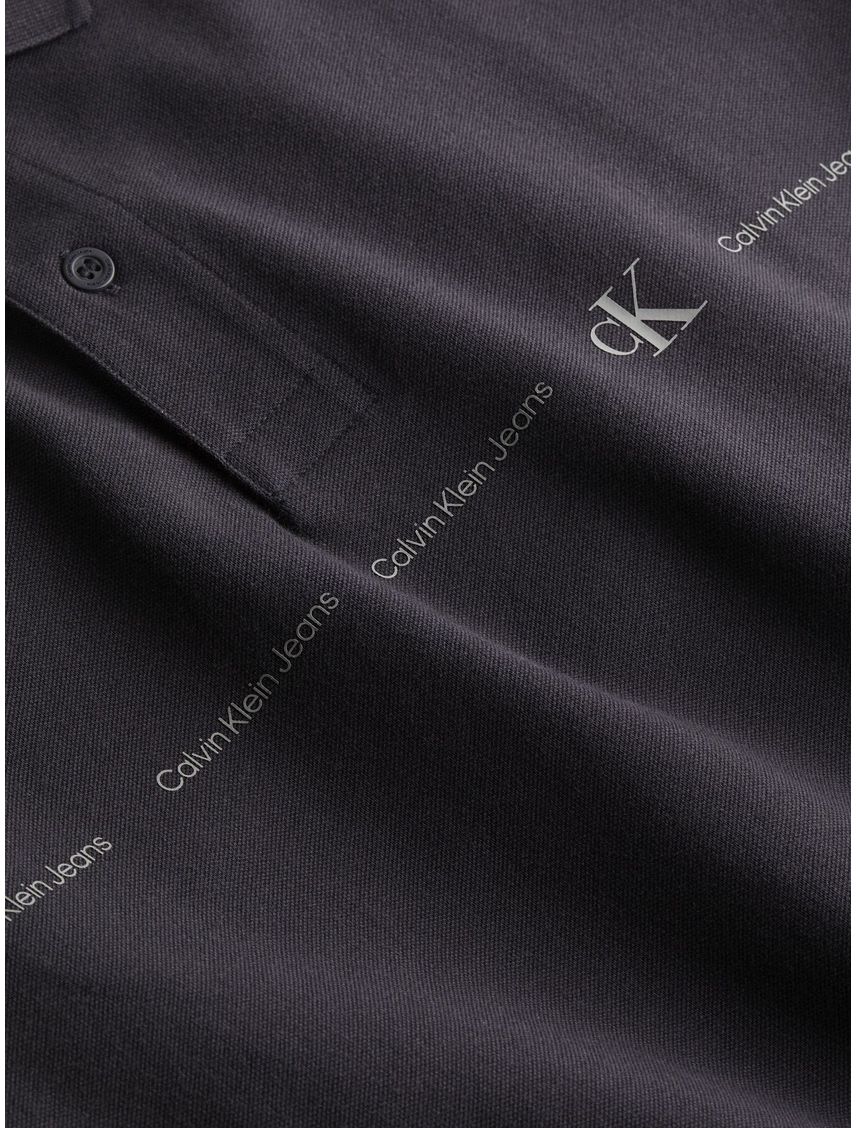 Polo Con Repetición De Logotipo