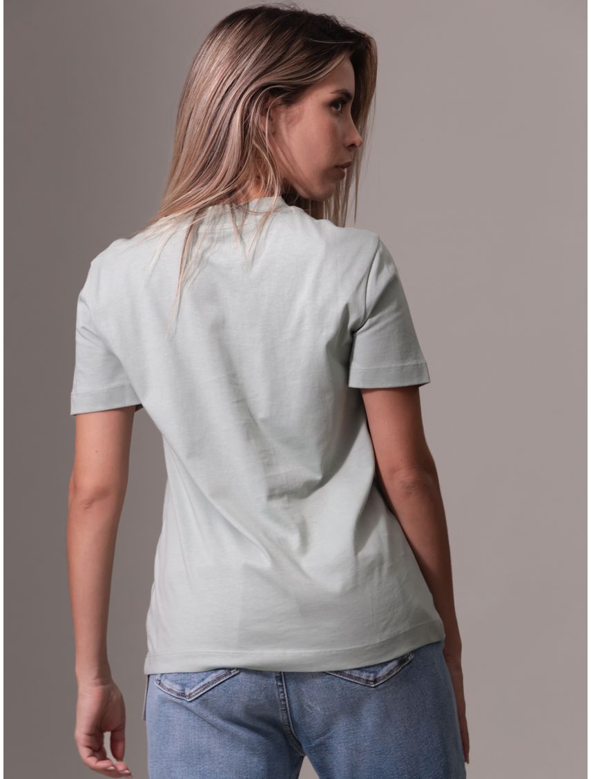 Camiseta multicolor con logo bordado