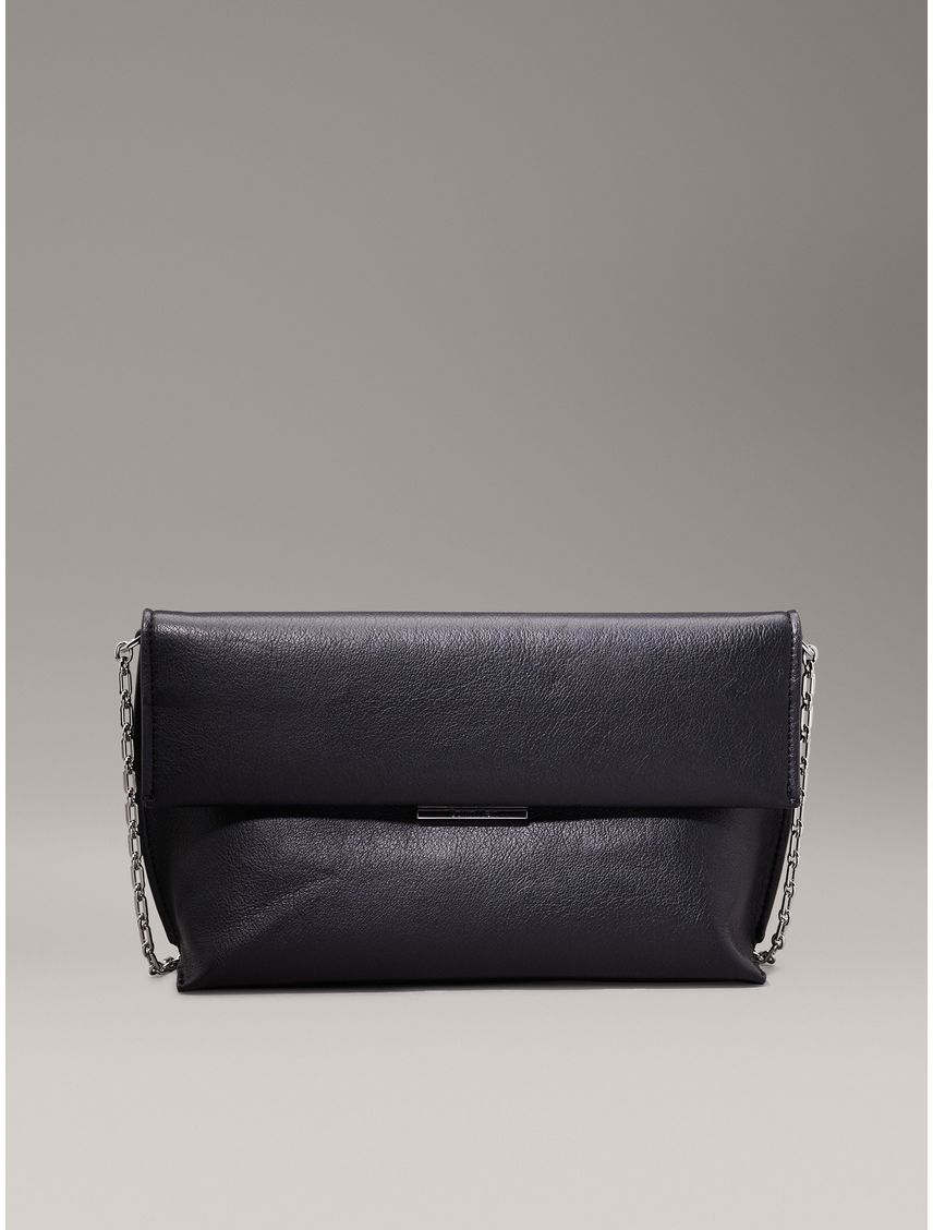 Bolso negro de hombro granulado