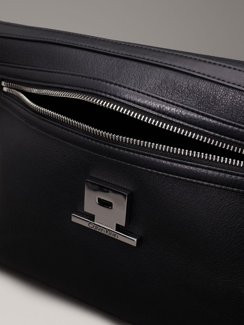 bolso-negro-hombro-granulado