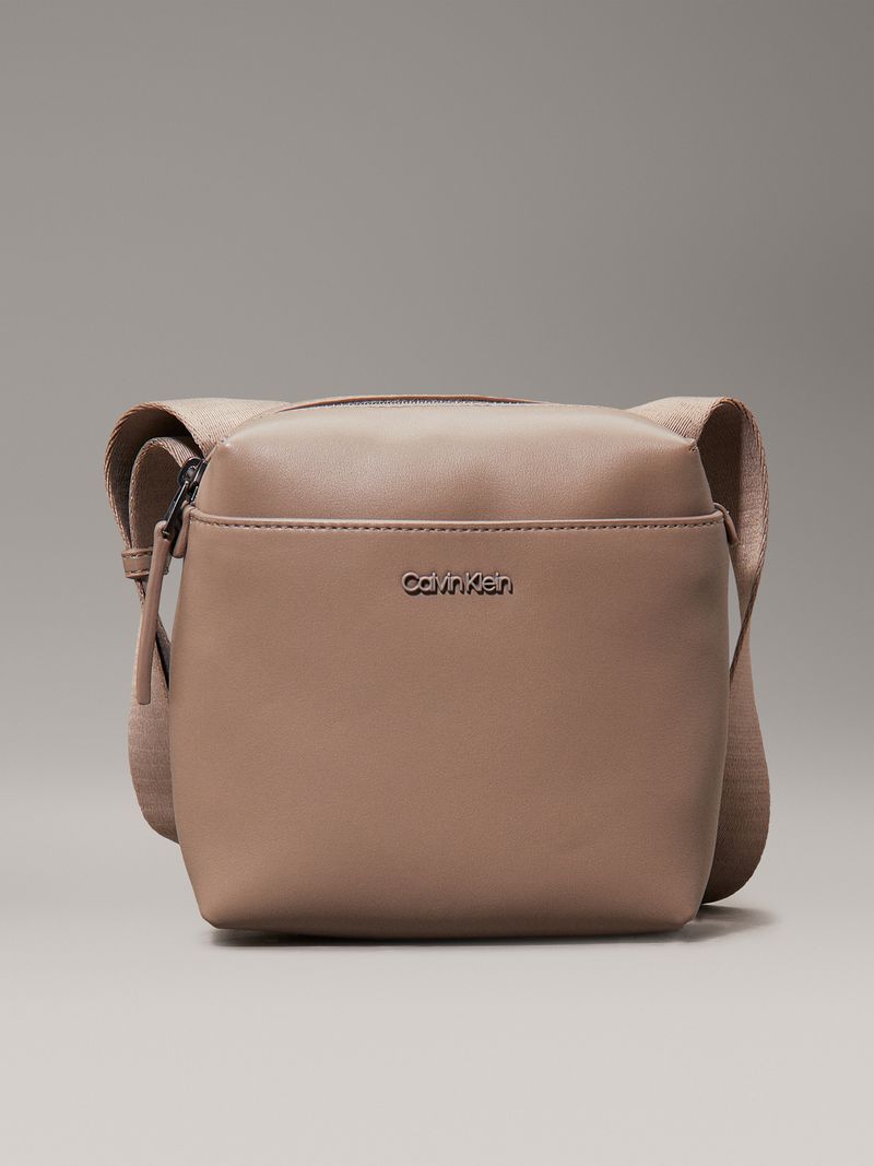 bolso-gris-reporter-cuadrado
