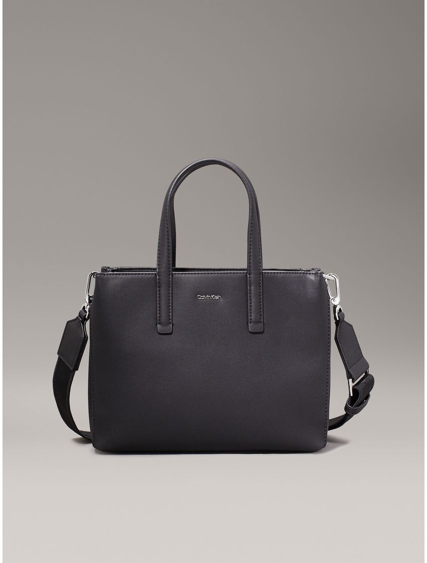 Bolso negro tote pequeño