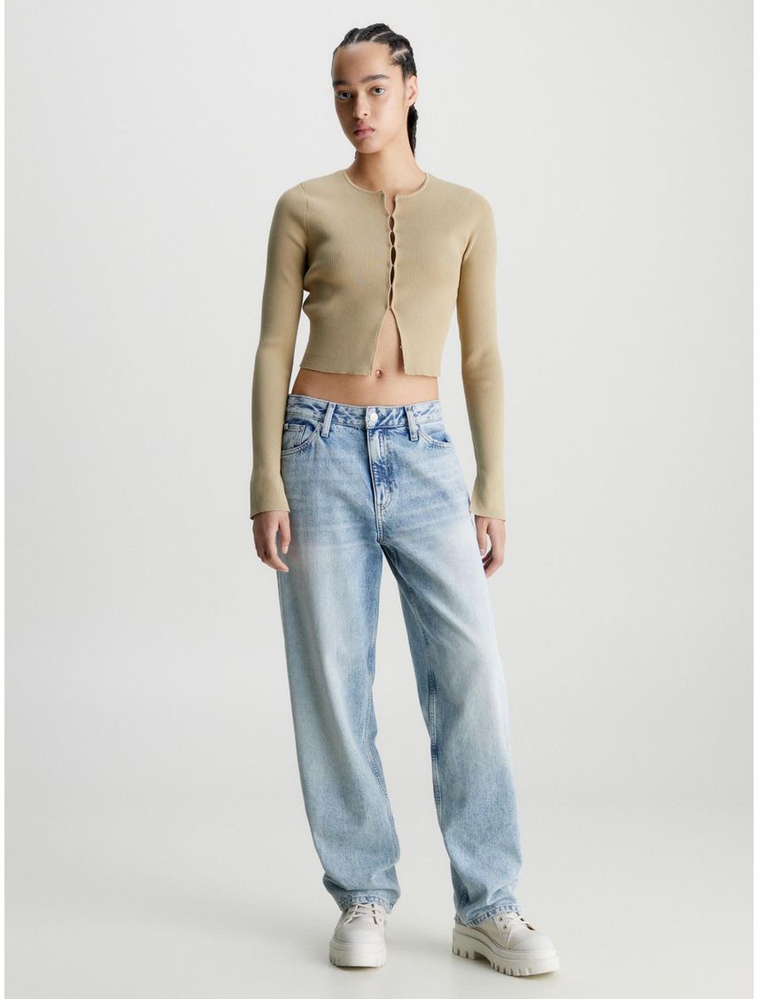 Cárdigan Beige Cropped Con Corchete