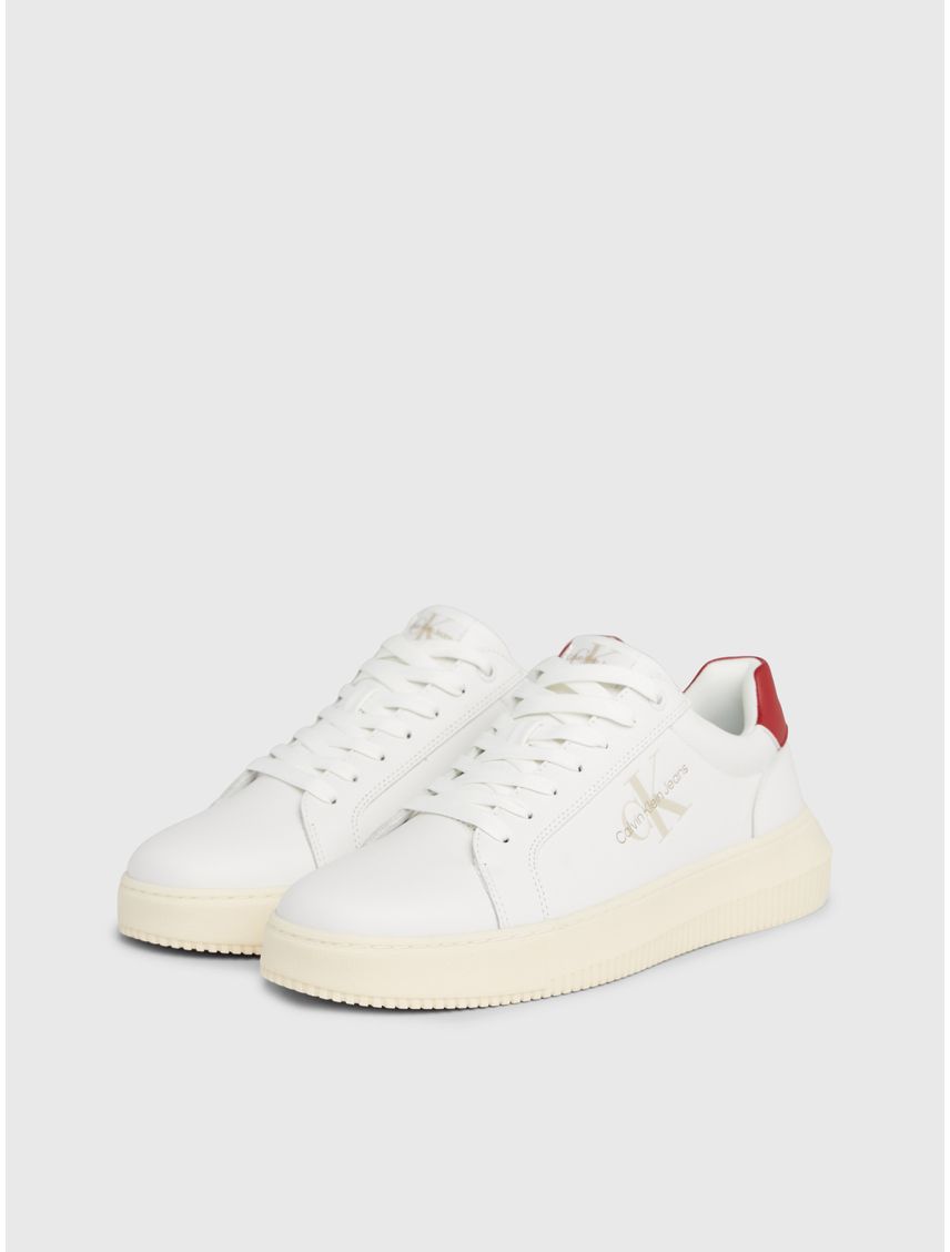 Tenis blanco blanco de cuero robusto