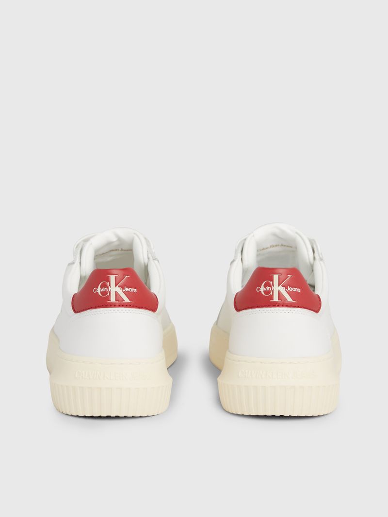 tenis-blanco-blanco-de-cuero-robusto