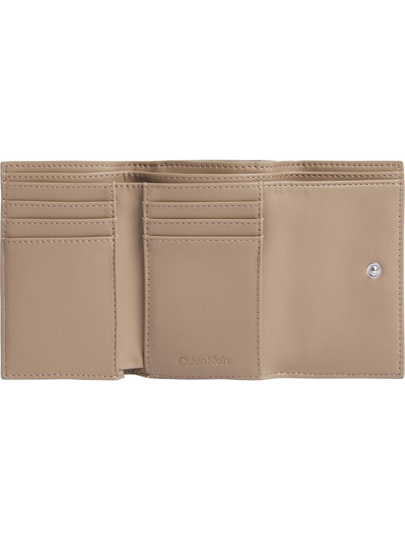 billetera-beige-triple-monograma