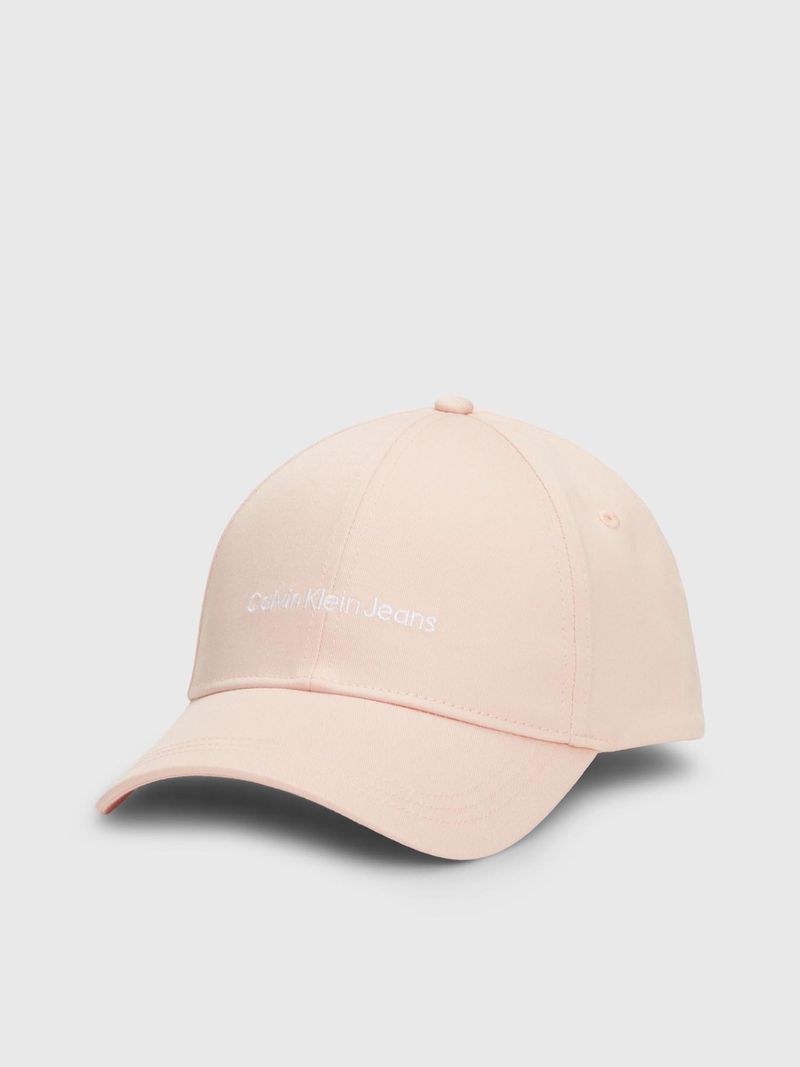gorra-beige-con-logo-bordado