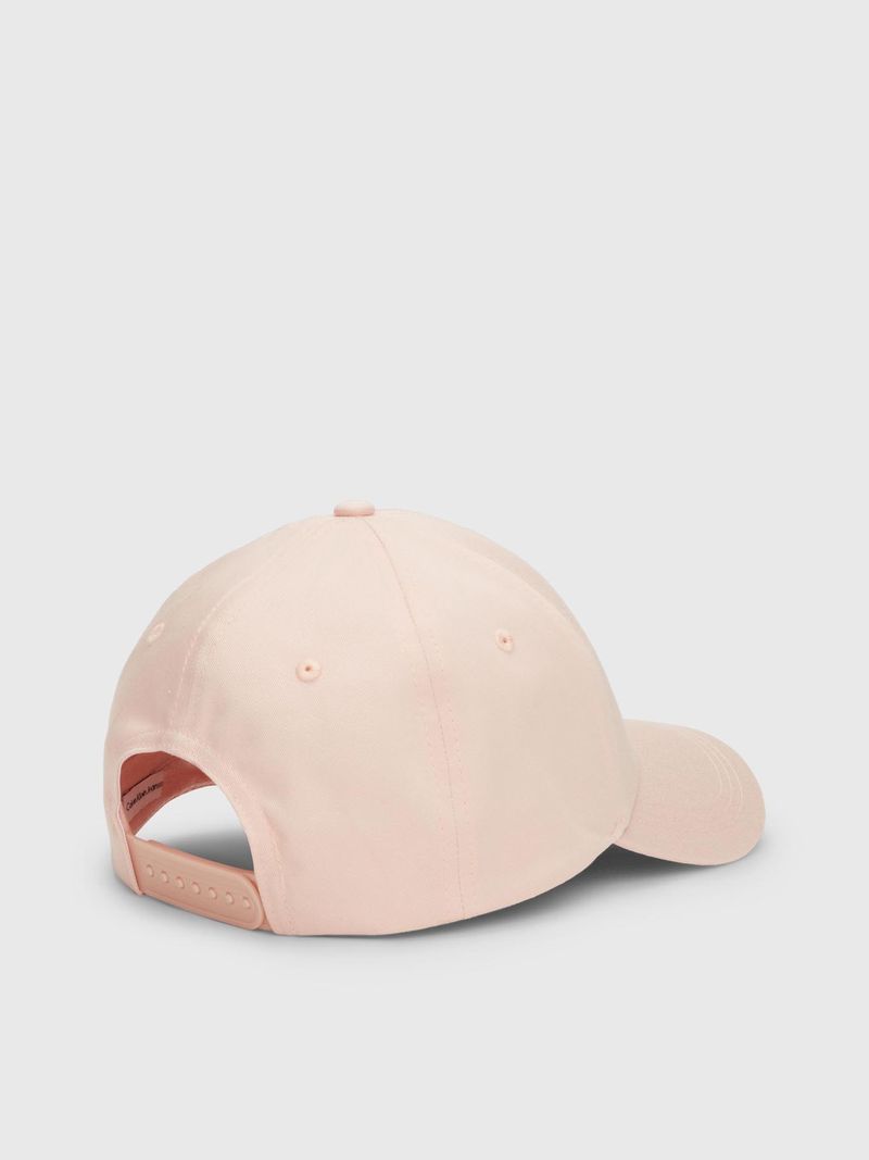 gorra-beige-con-logo-bordado