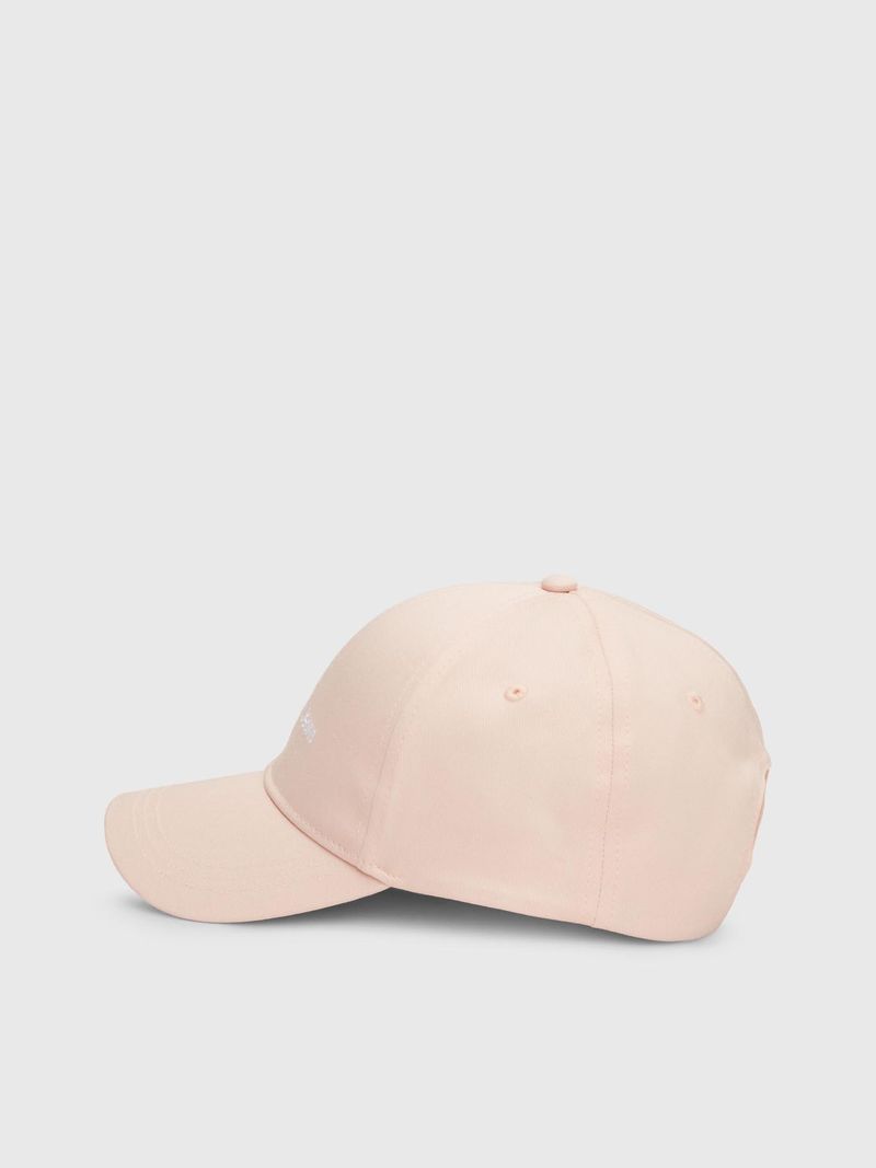gorra-beige-con-logo-bordado