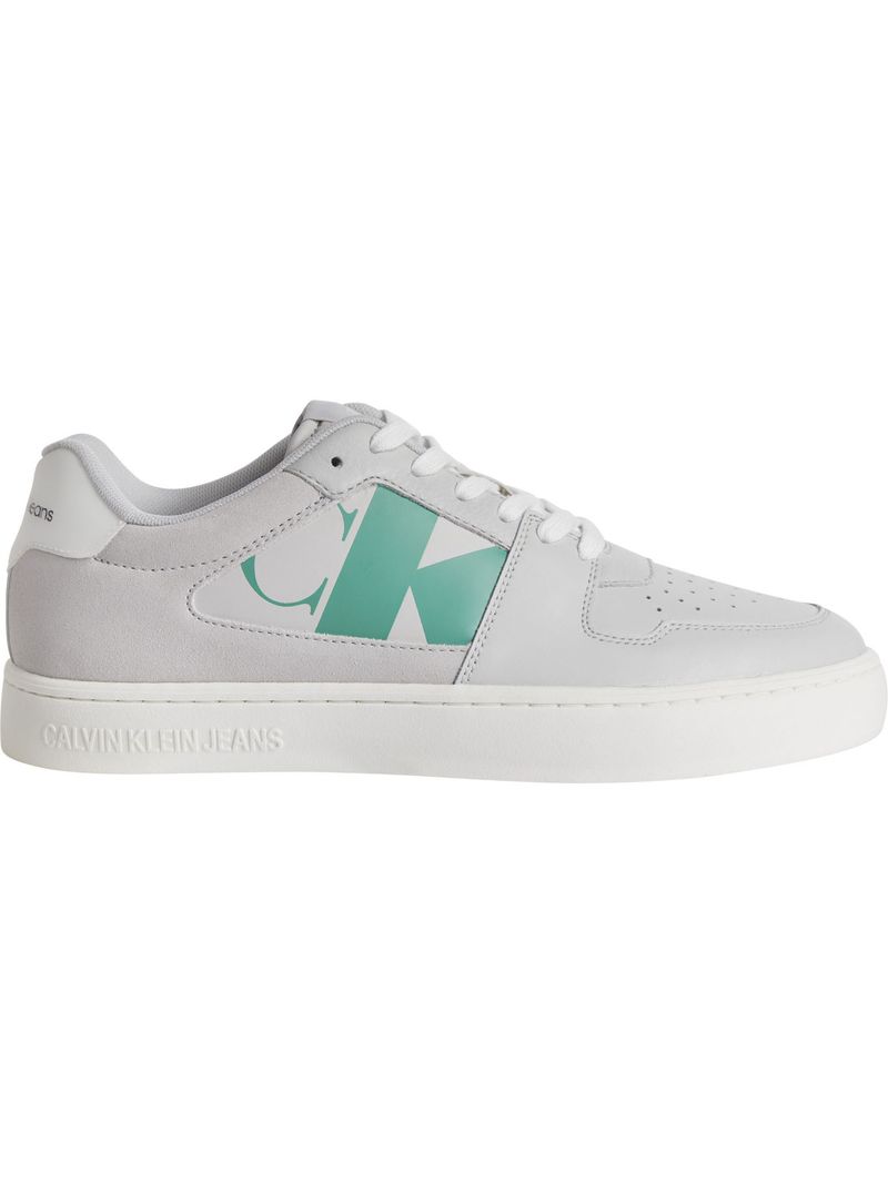 tenis-gris-clasicos-detalle-gamuza
