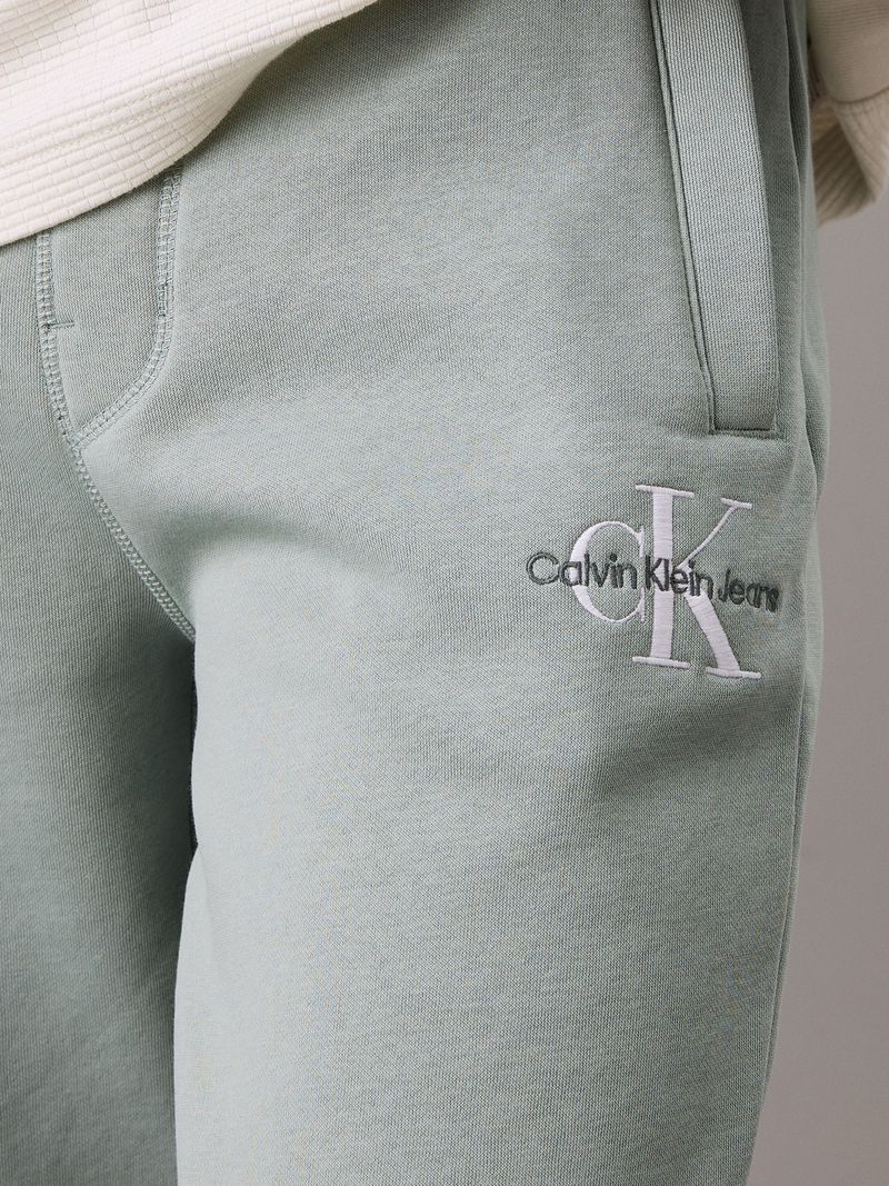 pantalon-gris-chandal-felpa-monograma