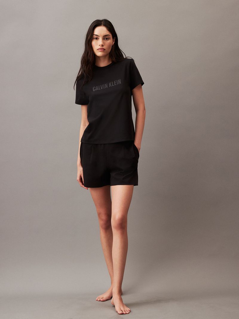 conjunto-negro-de-pijama-intense-power