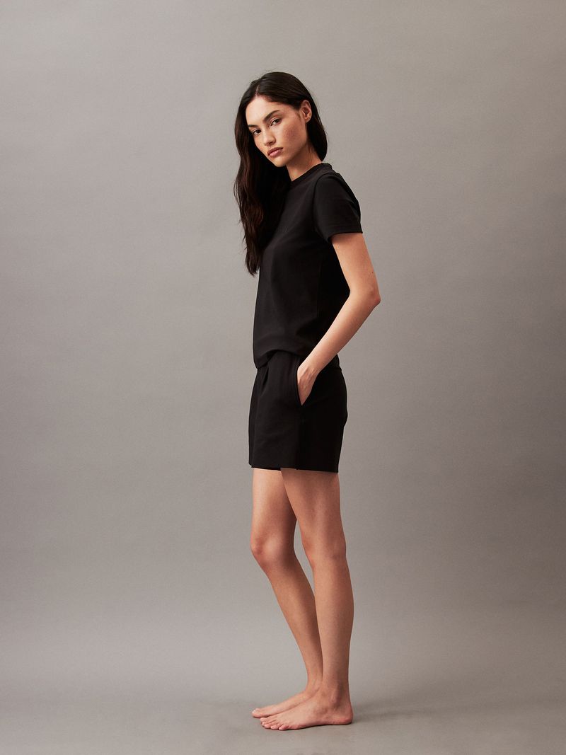 conjunto-negro-de-pijama-intense-power