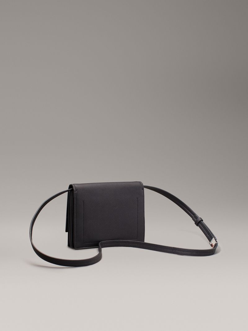 bolso-negro-cruzado-saffiano