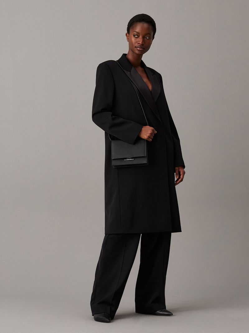 bolso-negro-cruzado-saffiano