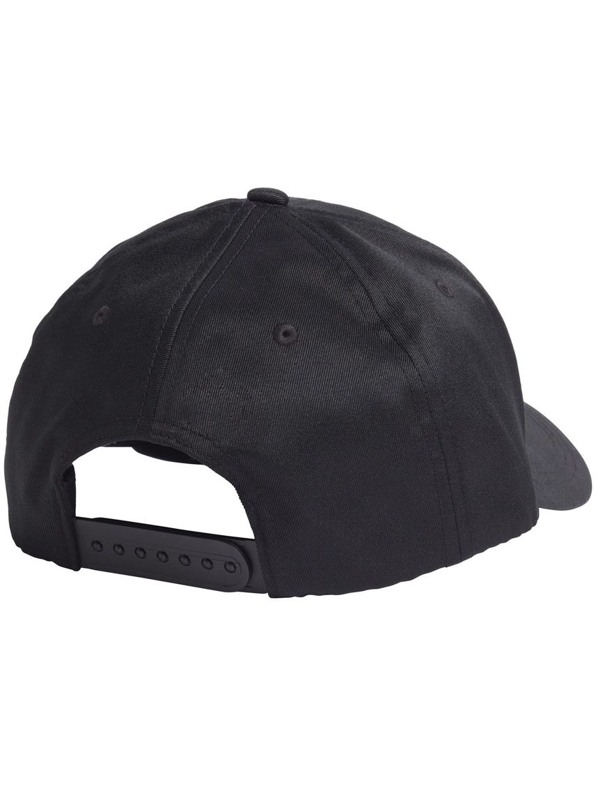 Gorra negra con parche de goma