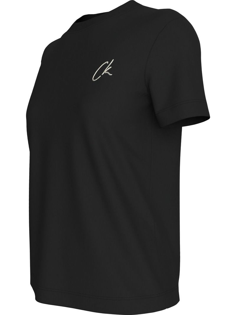 camiseta-negra-logo-bordado