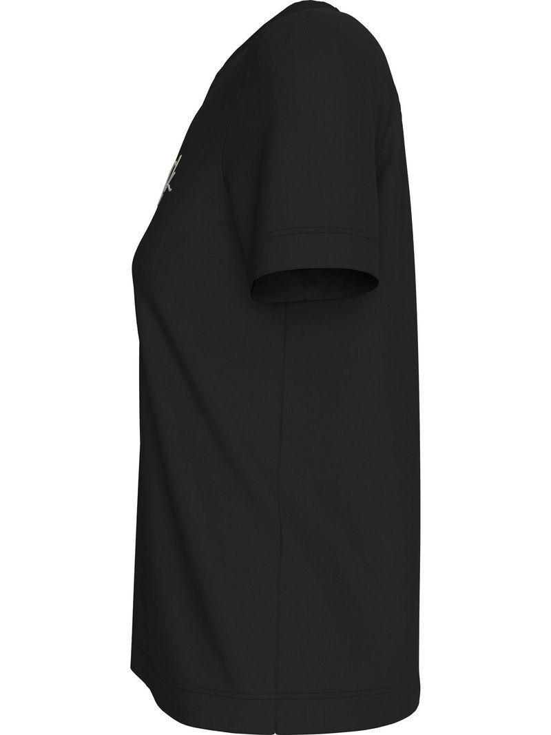 camiseta-negra-logo-bordado
