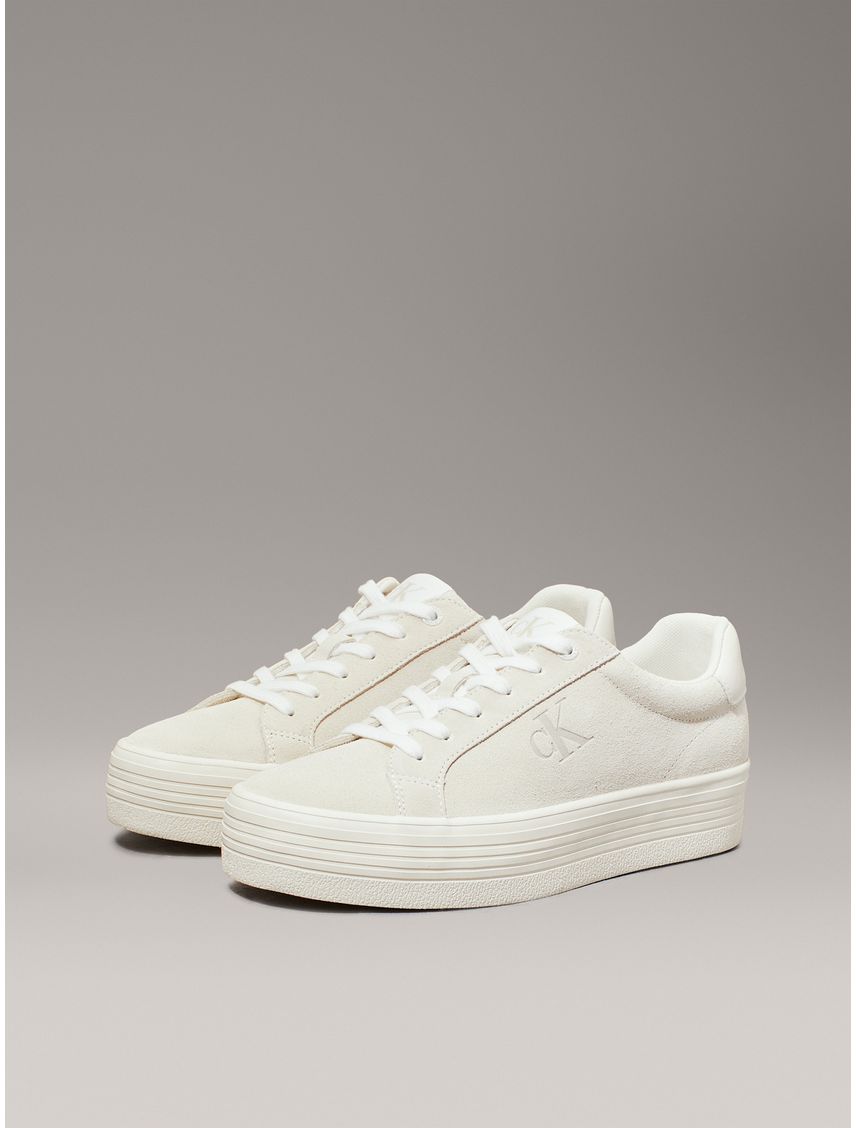 Tenis blanco e ante e plataforma
