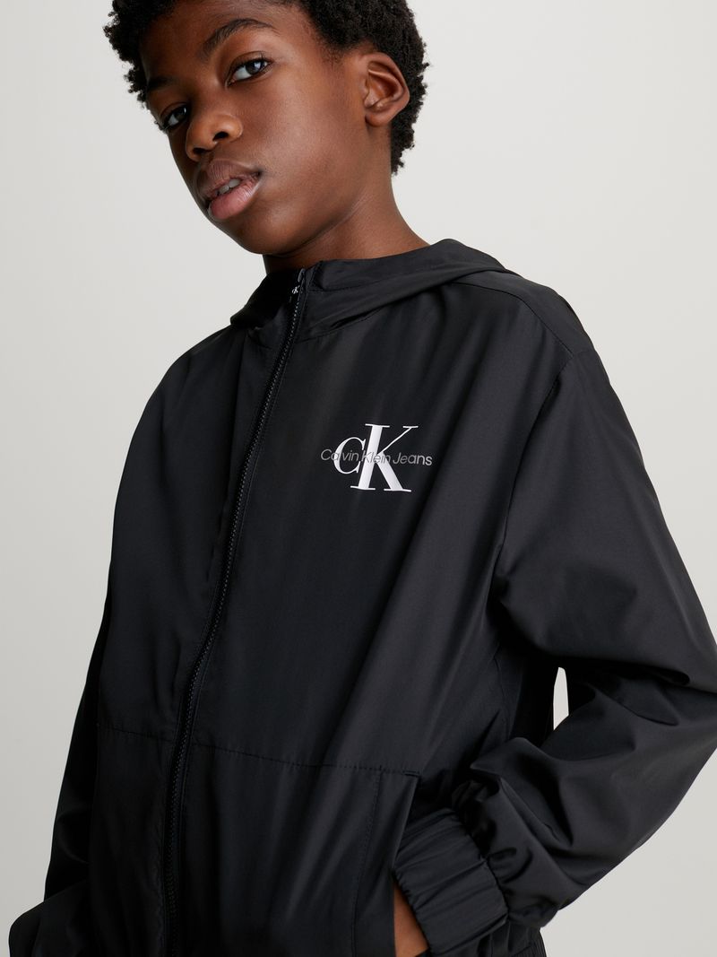 cortavientos-negro-negro-essential-capota