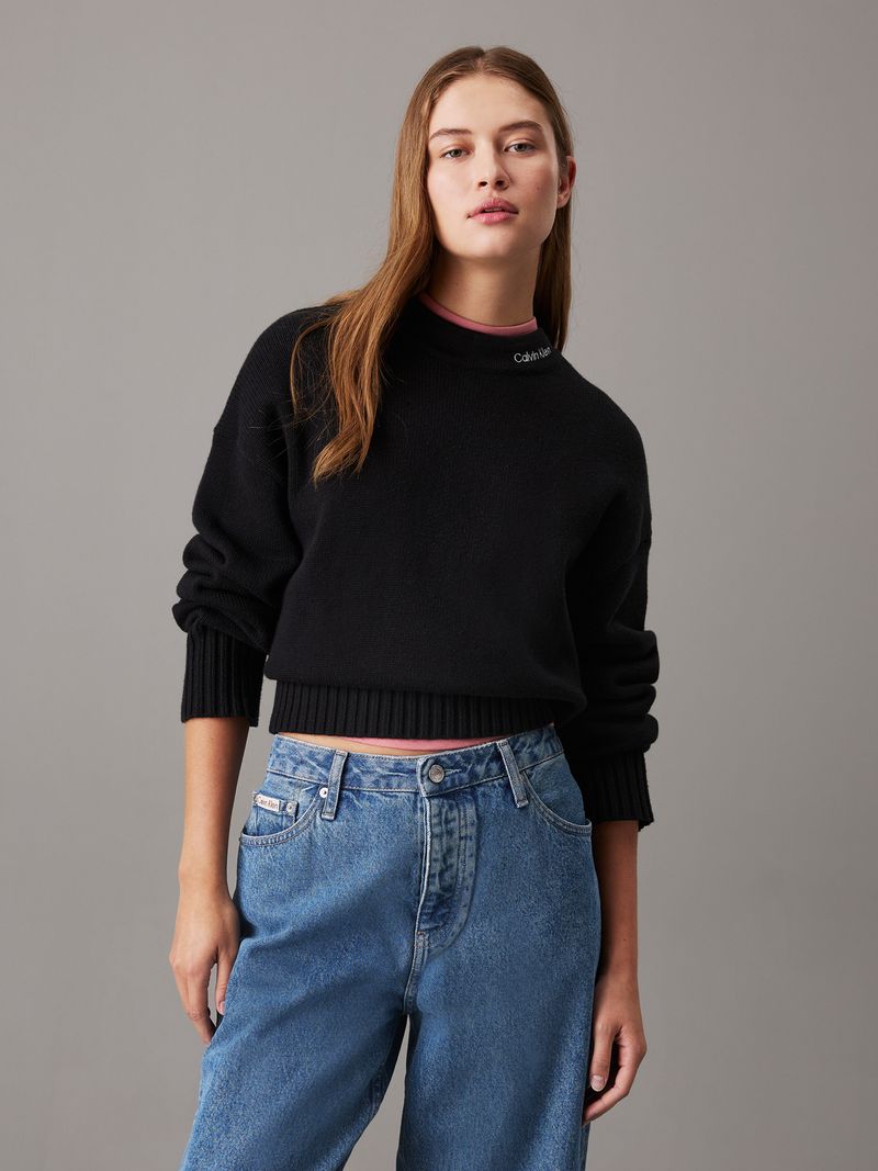 saco-negro-tejido-algodon-lana-logo-en-cuello