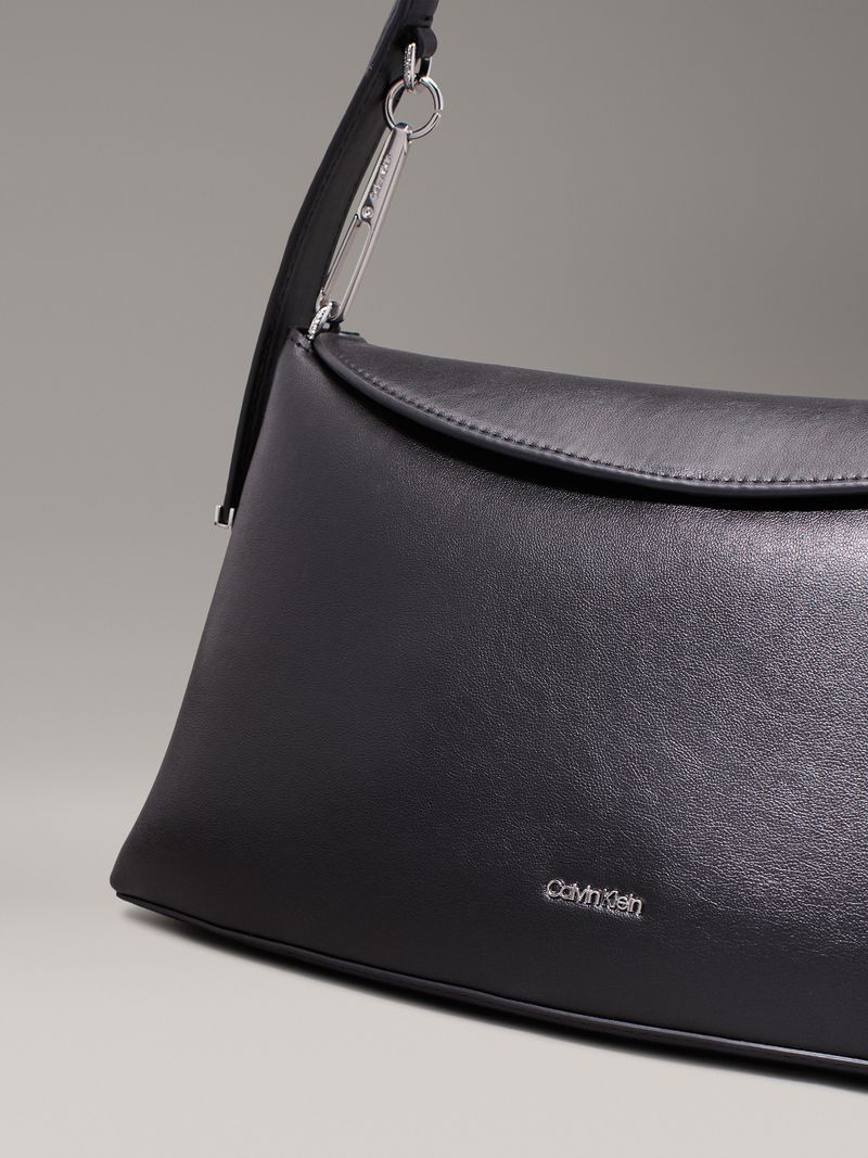 bolso-negro-hombro-soft-sculpt