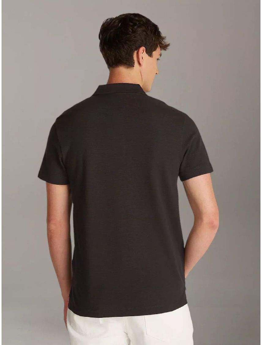 Polo negro textured con monograma