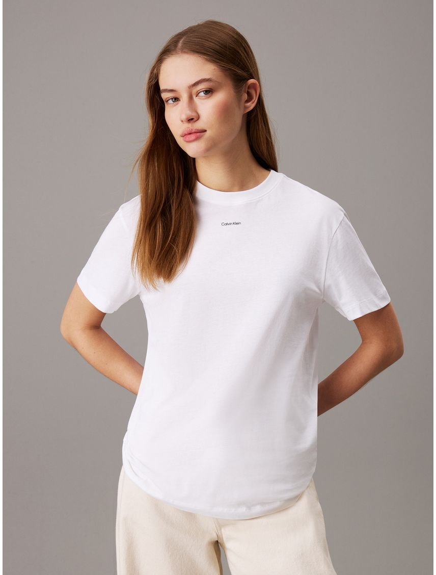Camiseta blanca con logo nano