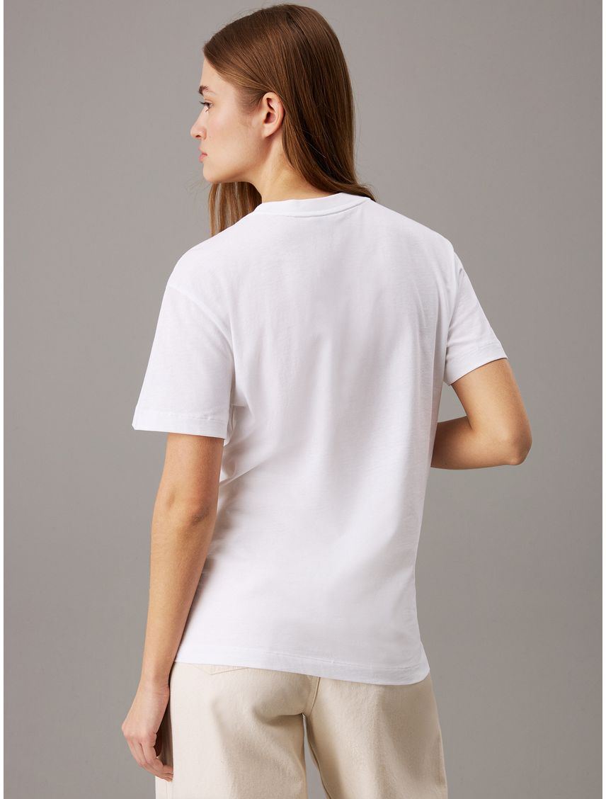Camiseta blanca con logo nano