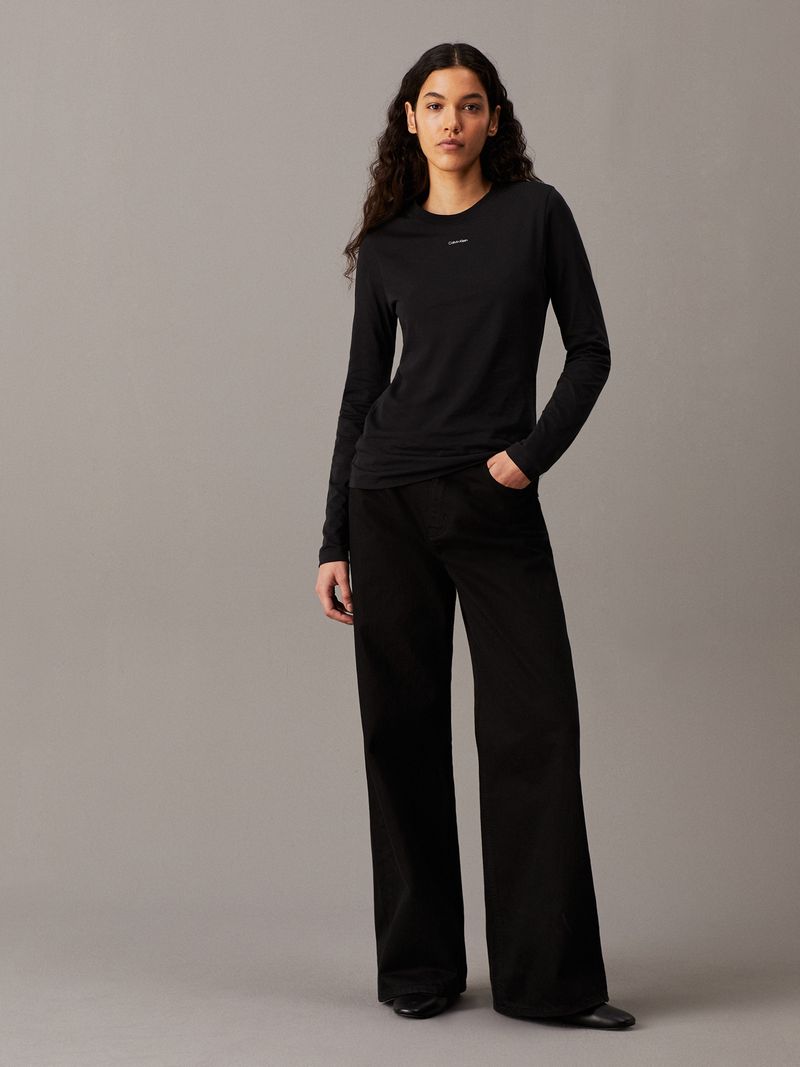 camiseta-negra-slim-manga-larga