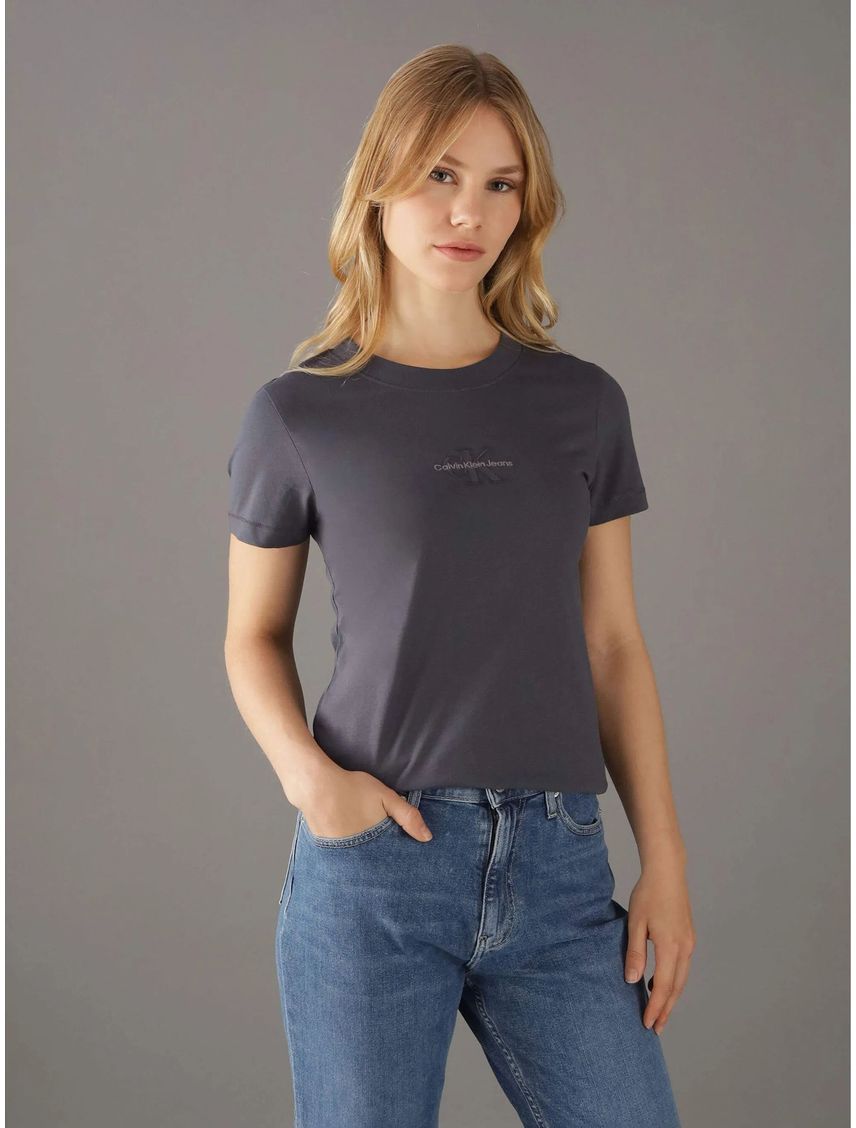 Camiseta negra slim con logotipo tonal
