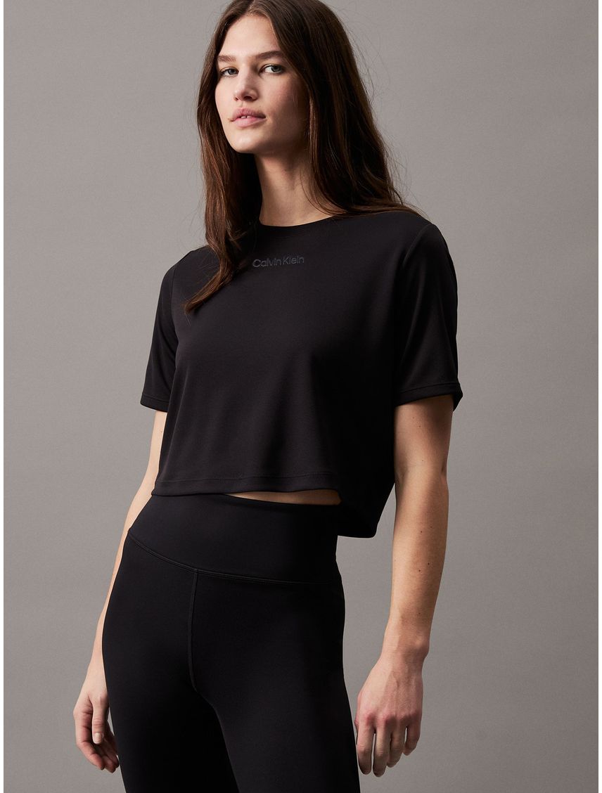Camiseta negra cropped deportiva