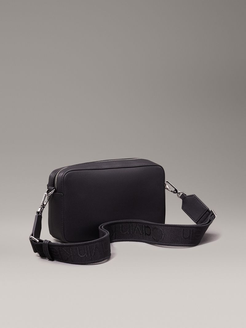 bolso-negro-cruzado-convertible