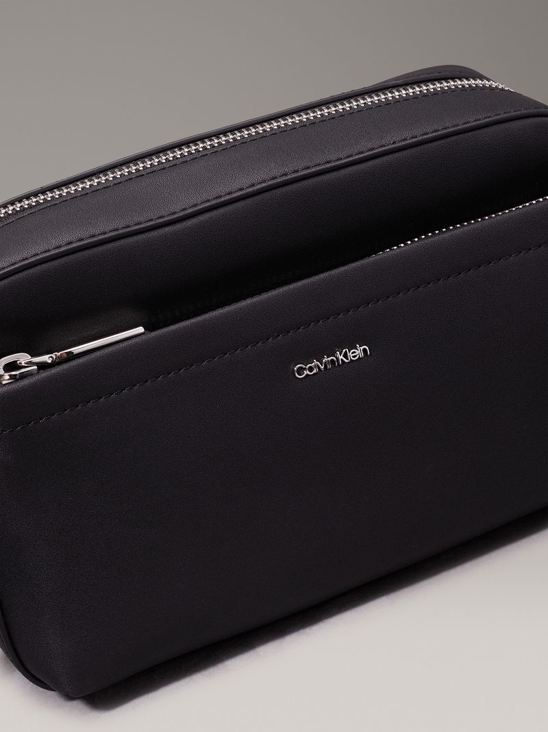 bolso-negro-cruzado-convertible
