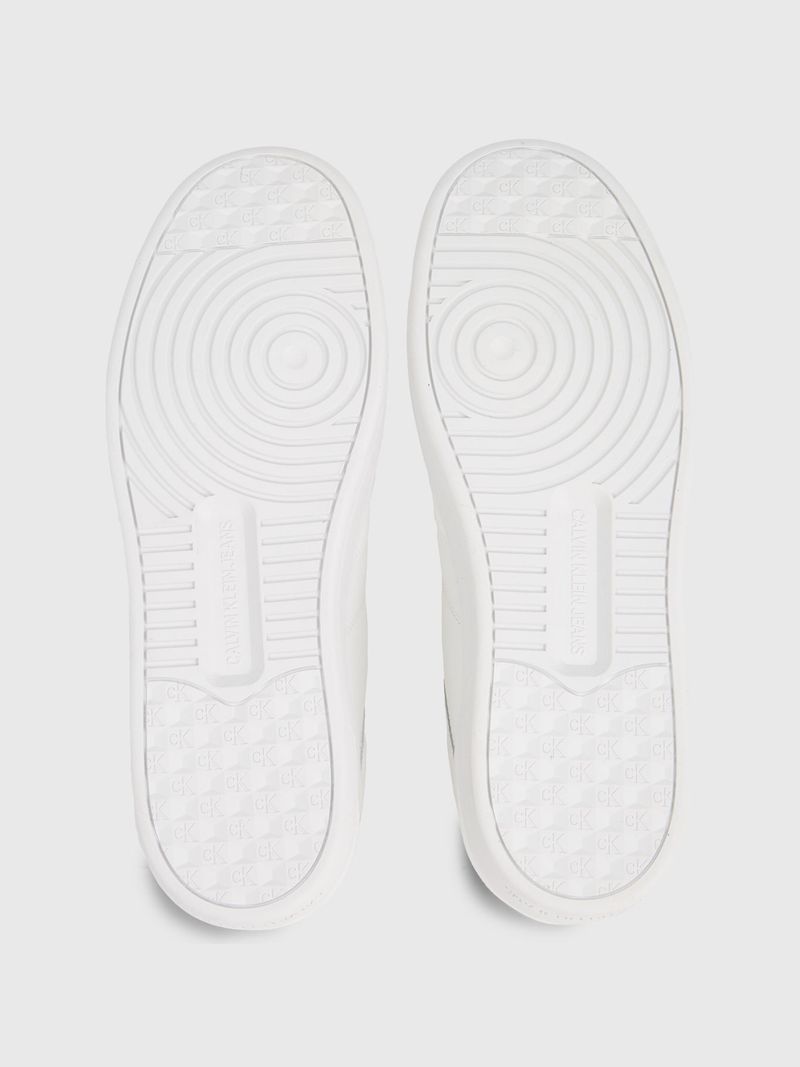 tenis-blanco-con-logo-tonal