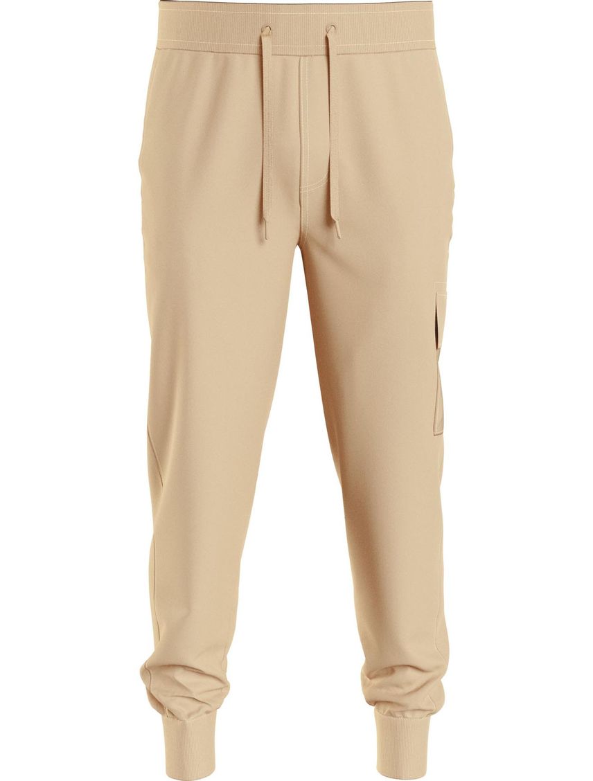 Jogger Beige Badge Con Bolsillo Cargo Para Hombre