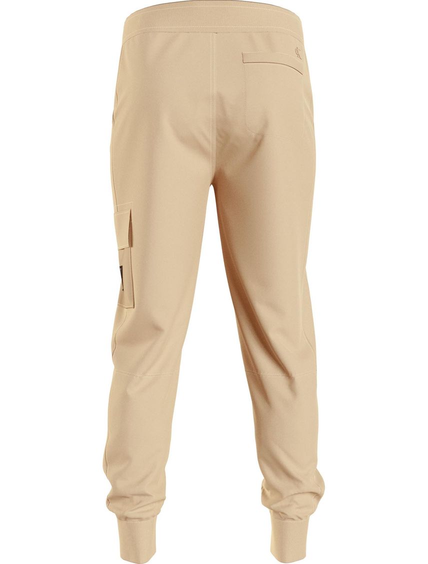 Jogger Beige Badge Con Bolsillo Cargo Para Hombre